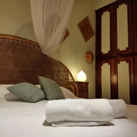 On The Edge Of Town Rom