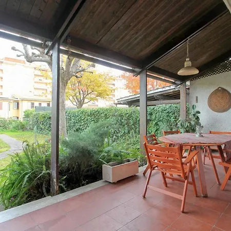 On The Edge Of Town * Rom