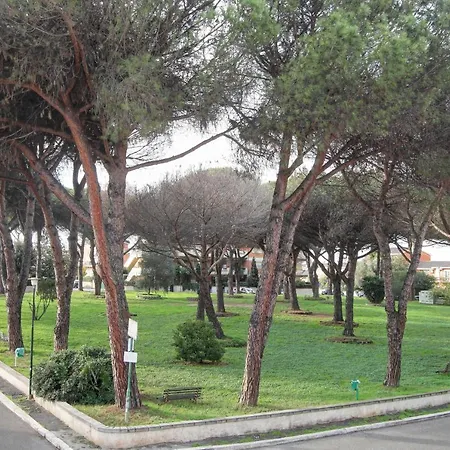 On The Edge Of Town * Rome
