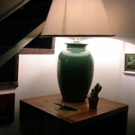 On The Edge Of Town Villa Rom