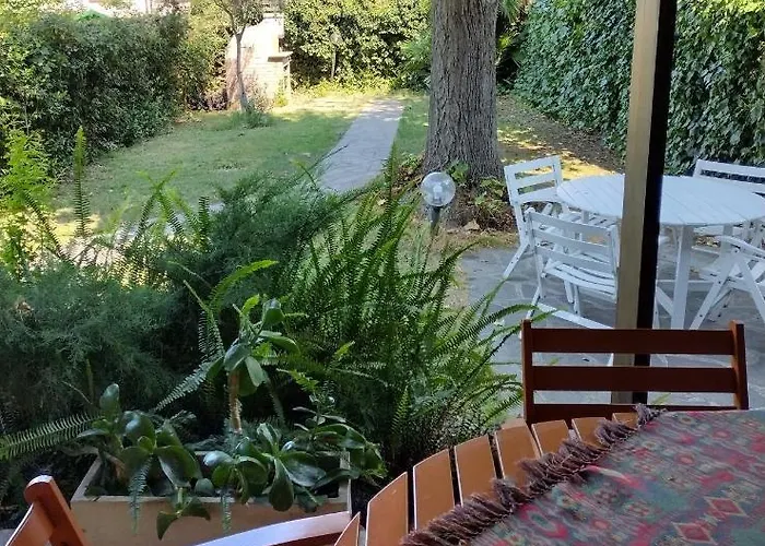 On The Edge Of Town ローマ