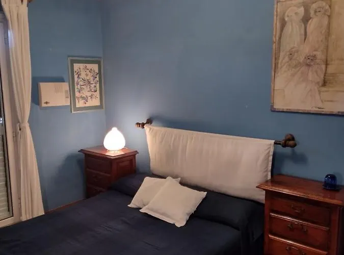 On The Edge Of Town ヴィラ ローマ