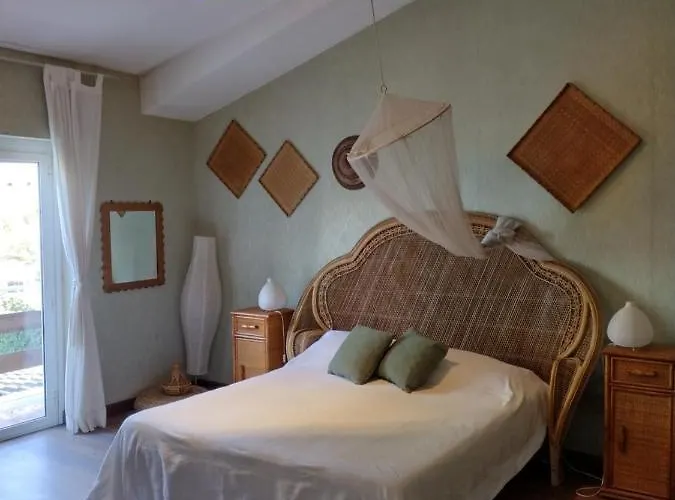 On The Edge Of Town ヴィラ *