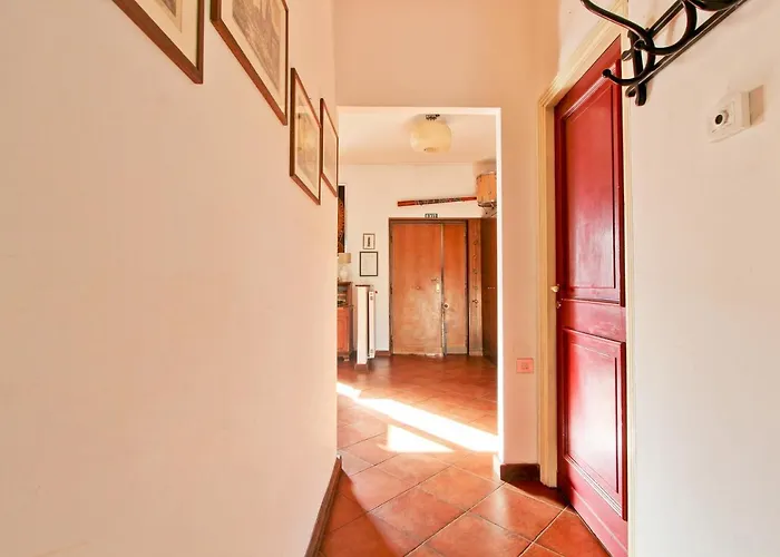 On The Edge Of Town ローマ