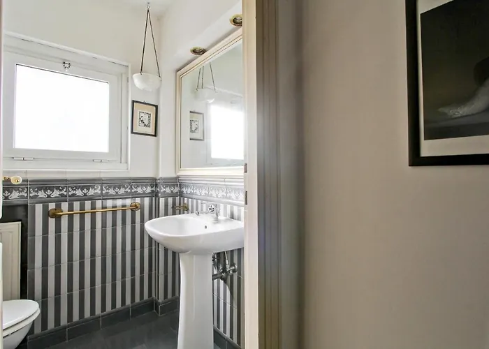 On The Edge Of Town ヴィラ *