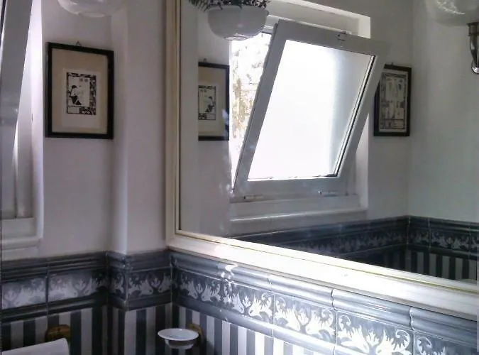 ヴィラ On The Edge Of Town