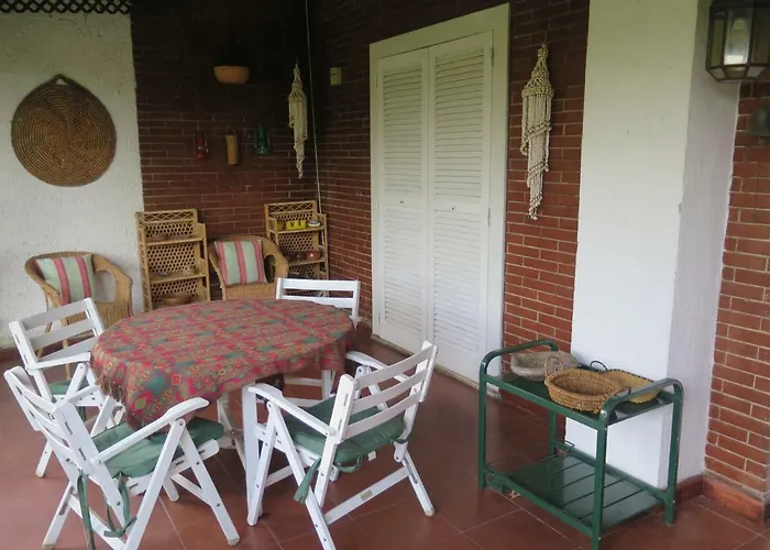 ヴィラ On The Edge Of Town